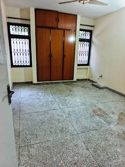 Ideal 10 Marla Flat For Sale In Askari 5 Kalma Chowk Gulberg 3 Heart Of Lahore
