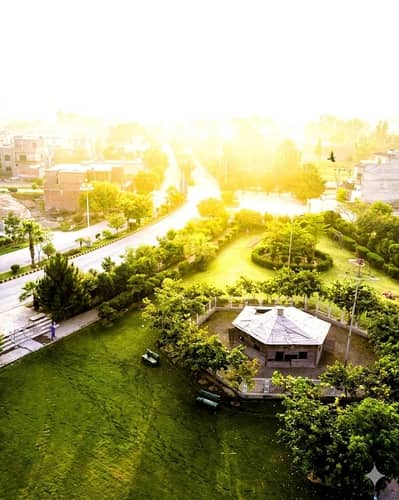 10 Marla Plot Available For Sale In Premium Block