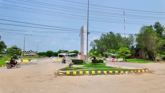 4 Marla Rented Plaza In Grand Avenue A block Available For sale