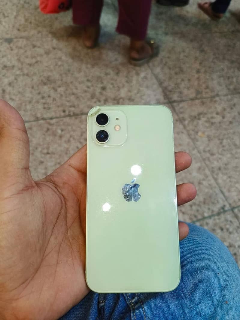 Apple iPhone 12 3