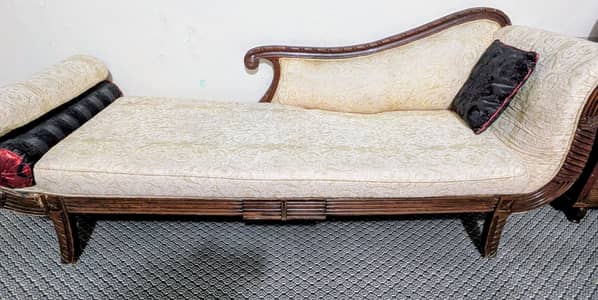 Dewan (Good Condition)