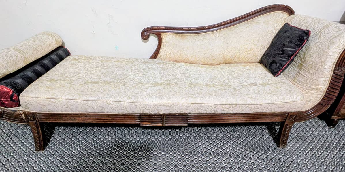 Dewan (Good Condition) 0