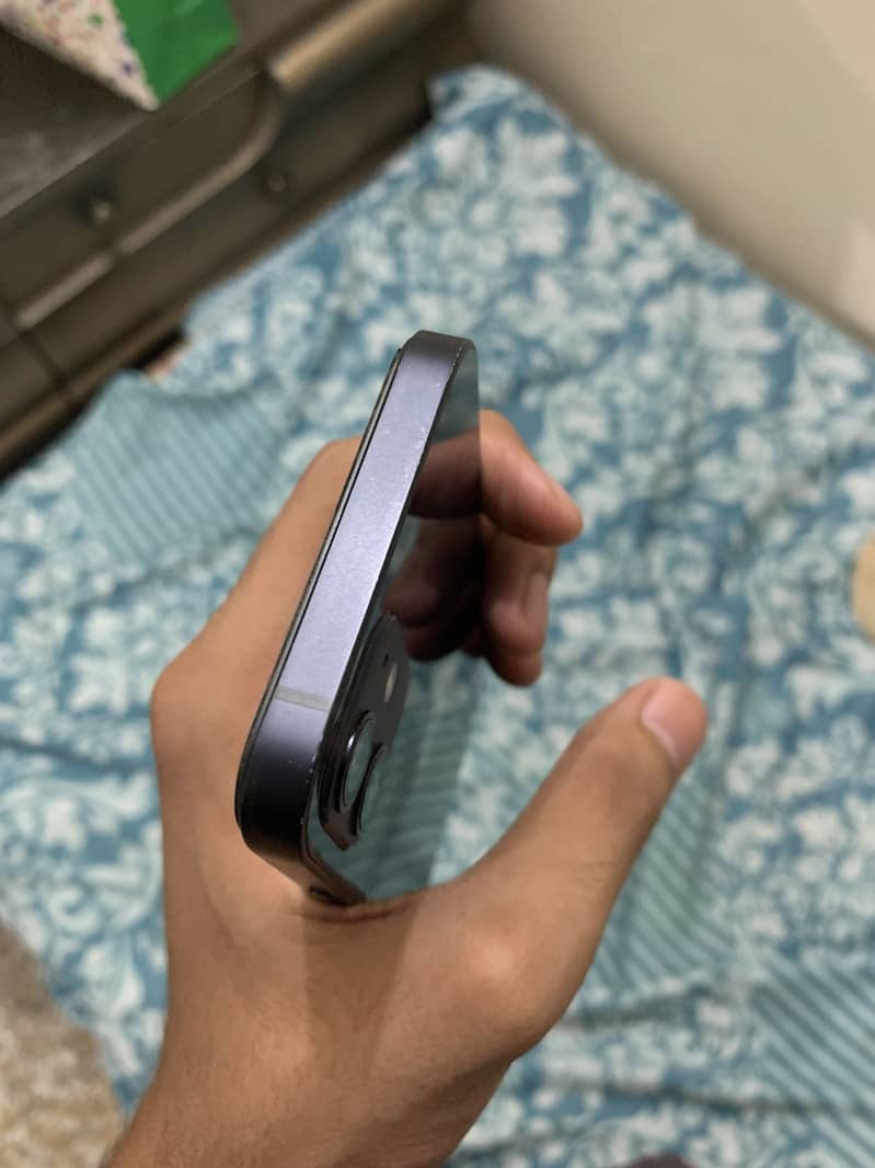 iPhone 12 5