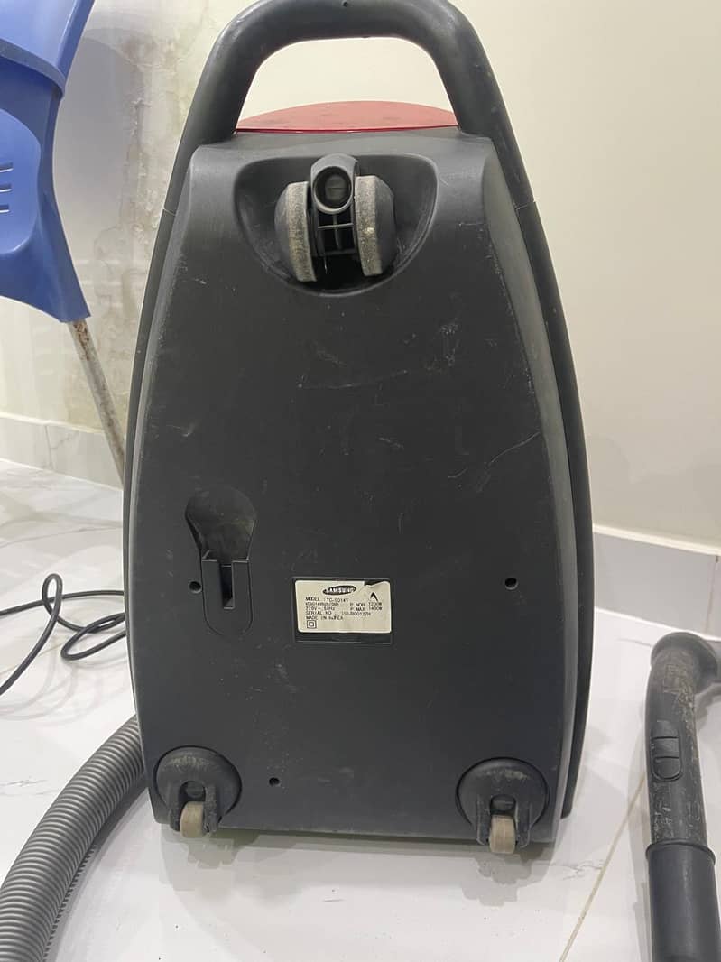 Vacuum cleaner 2