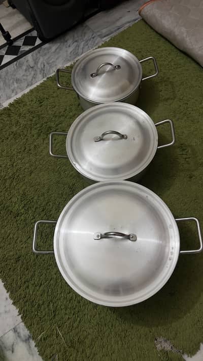 3 Large Silver Aluminium Cooking Degs