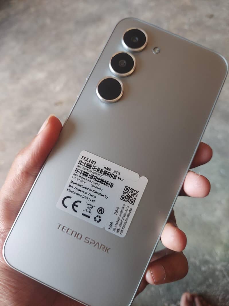 Tecno spark40 pro 4