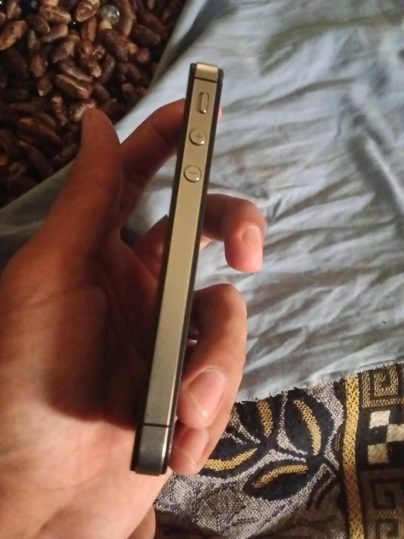 Apple iPhone 4 1