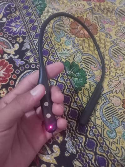 neckband headphones