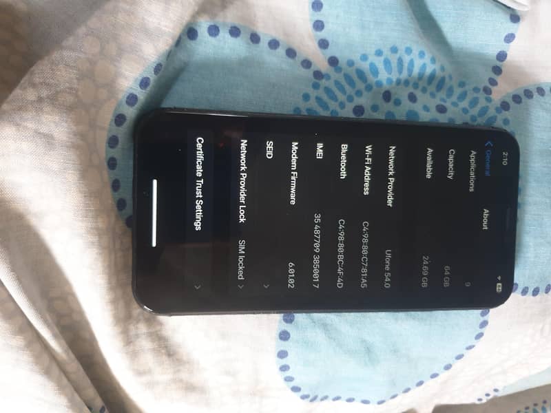 Apple iPhone X 4