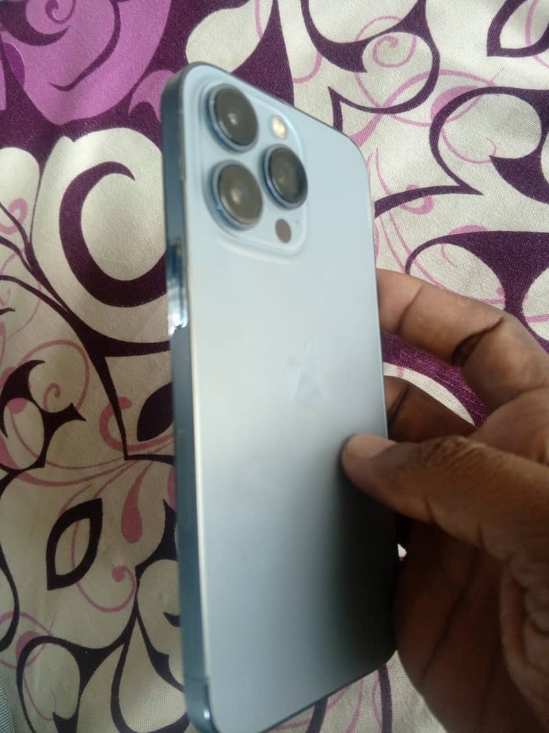 Apple iPhone 13 Pro 2