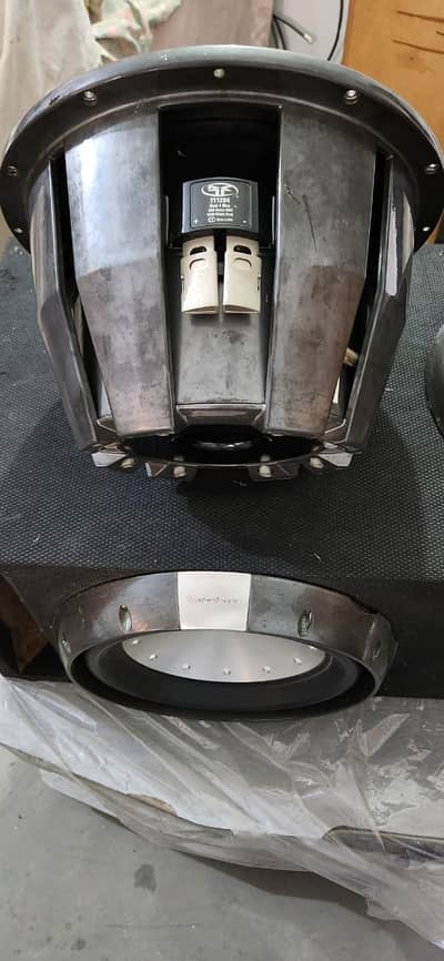 Rock ford sabwoofer