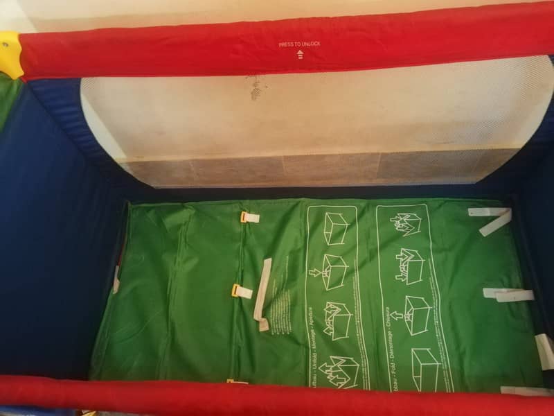 Foldable baby cot 1