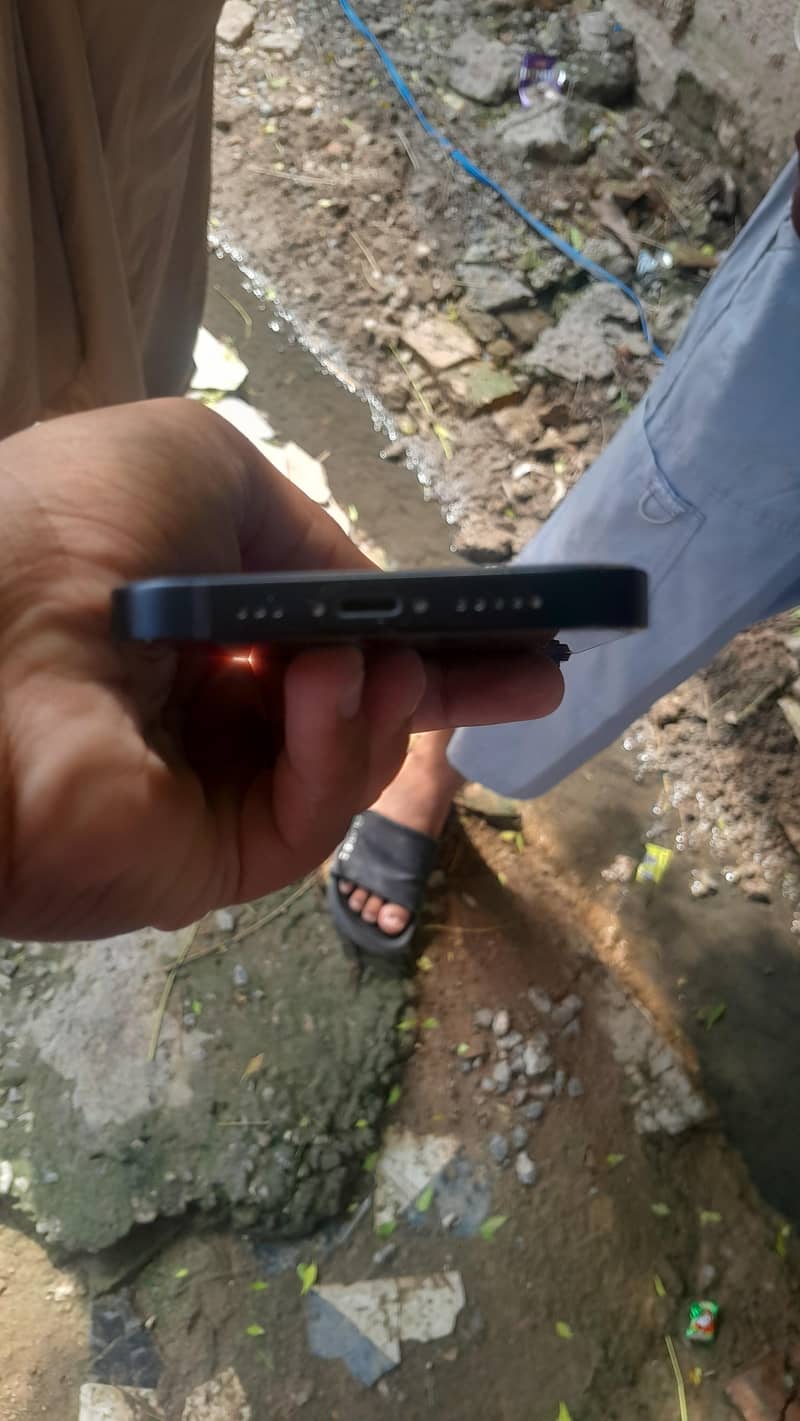 Apple iPhone 14 3