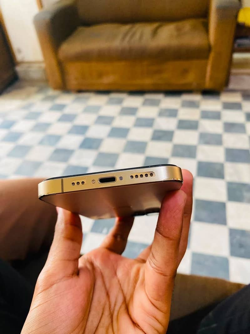 Apple iPhone 12 Pro 1