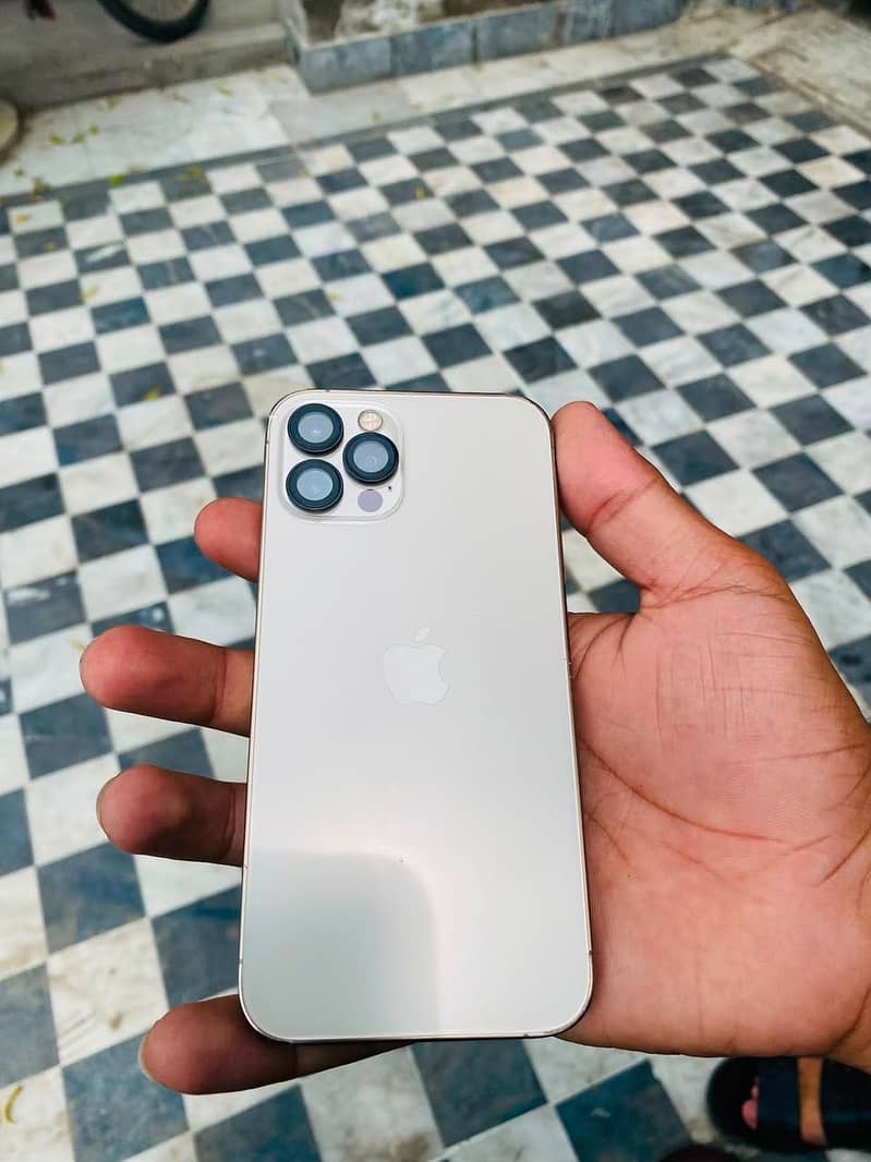 Apple iPhone 12 Pro 2