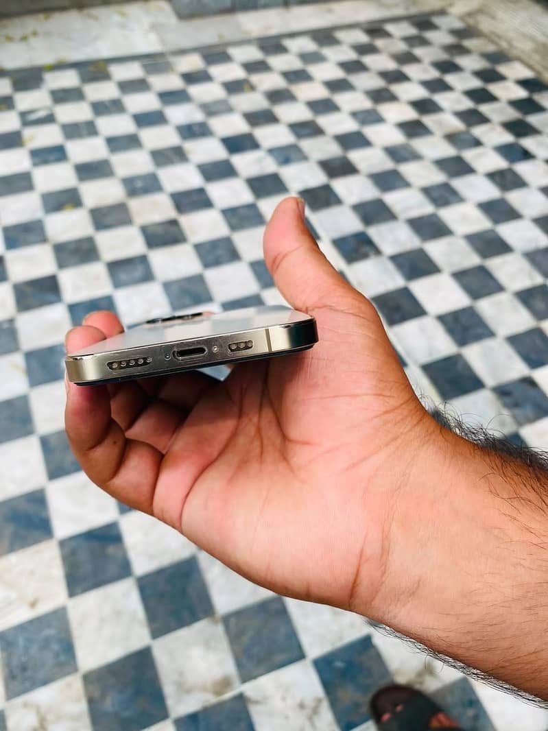 Apple iPhone 12 Pro 3