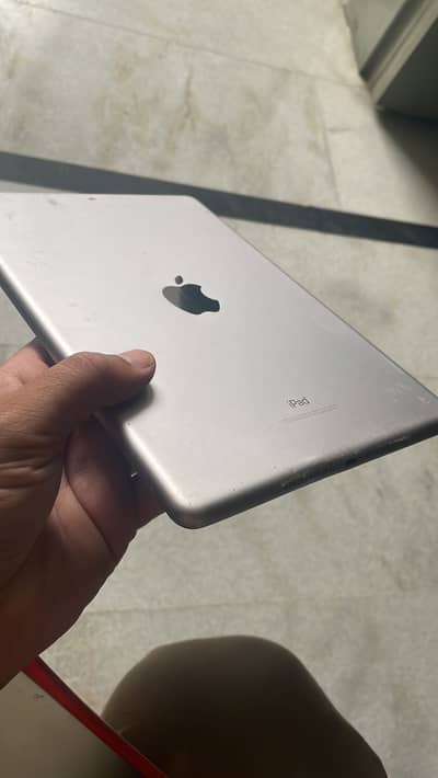Ipad 6th Generation complete box Sale Exchange