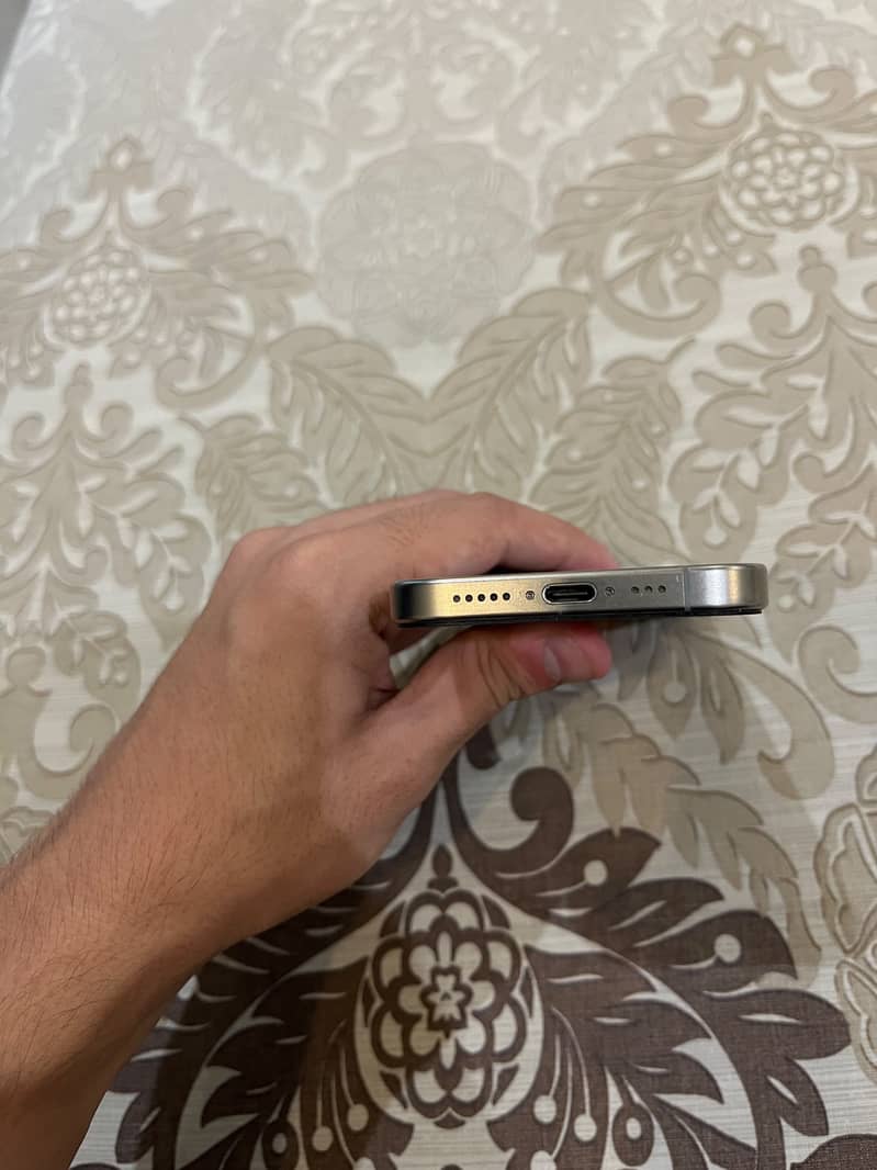 Apple iPhone 15 Pro 6