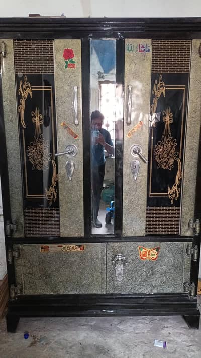 safealmri for sale new hai abi sab lock okay ur keys  bi sab hai