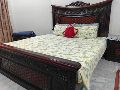 this is bed set in preloved used condition recently polished