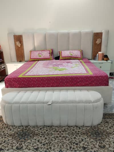 Complete Bed Set + Coffee Set FOR SALE - Rs. 200,000/-