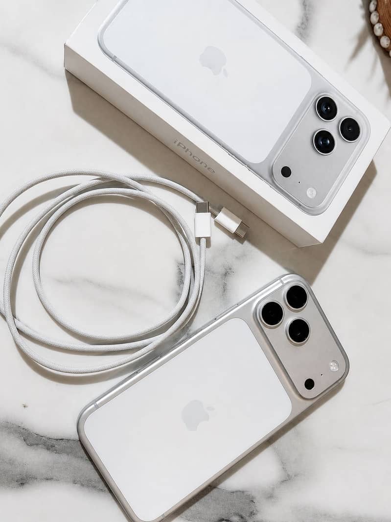 Apple iPhone 17 Pro Max 0
