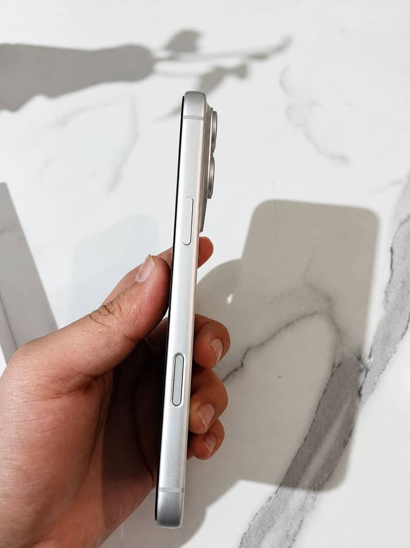 Apple iPhone 17 Pro Max 3