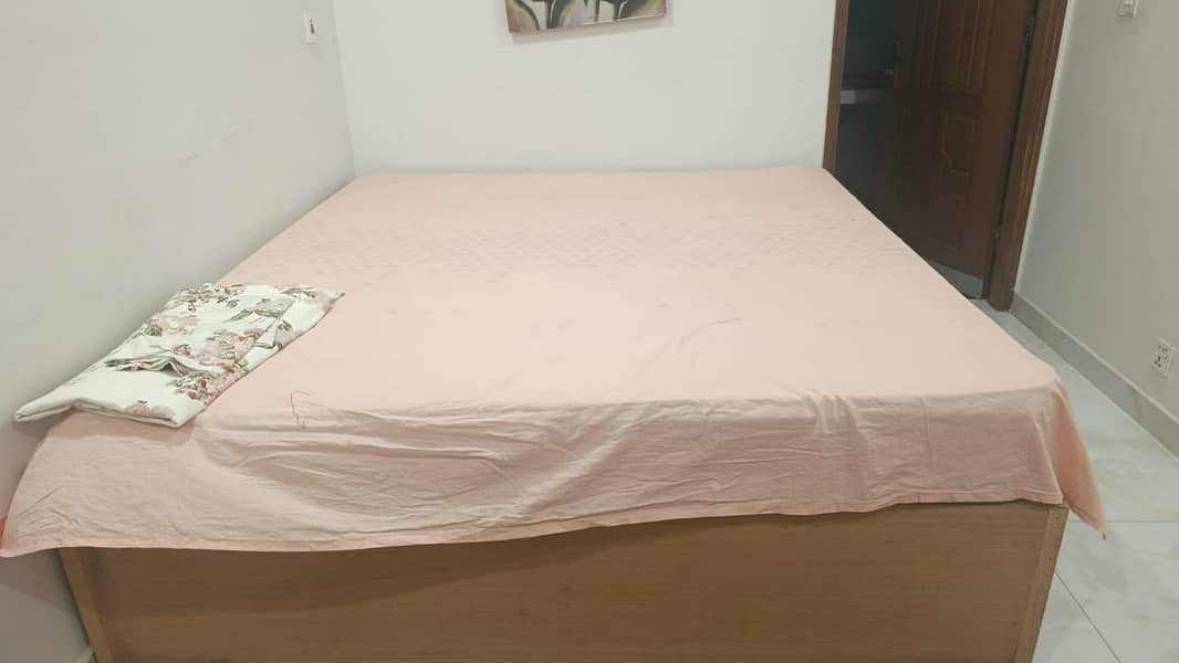 Luxurious Bed 1