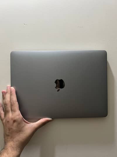 MacBook Pro 2017 – 8GB RAM | 512GB SSD