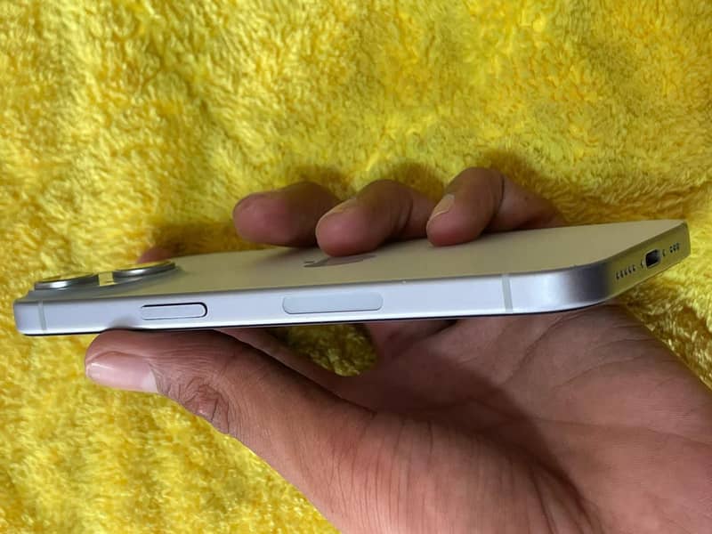 Apple iPhone 15 2