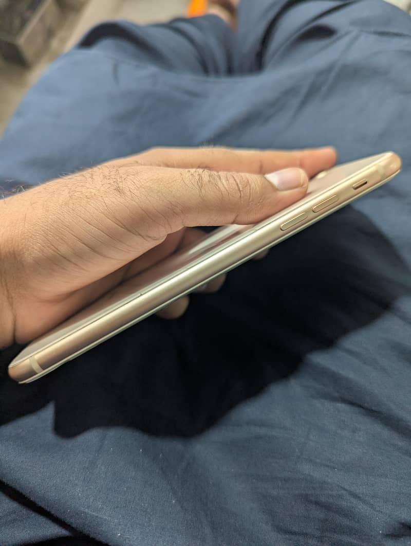 Apple iPhone 8 Plus 3