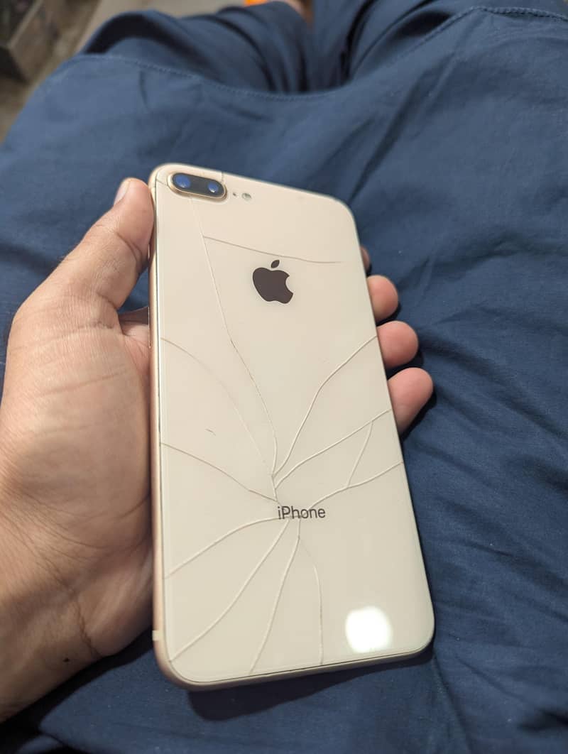 Apple iPhone 8 Plus 4