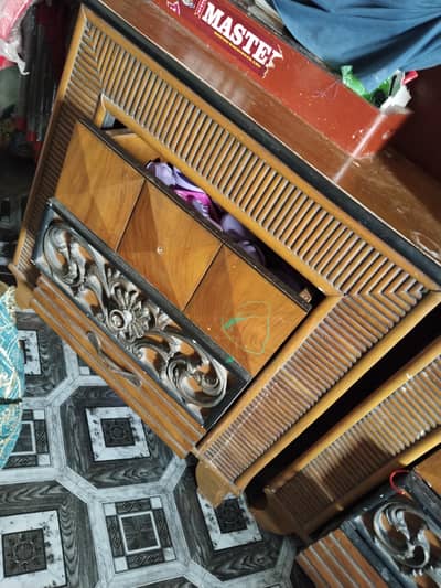 Bed,Side Tables,Dressing Table