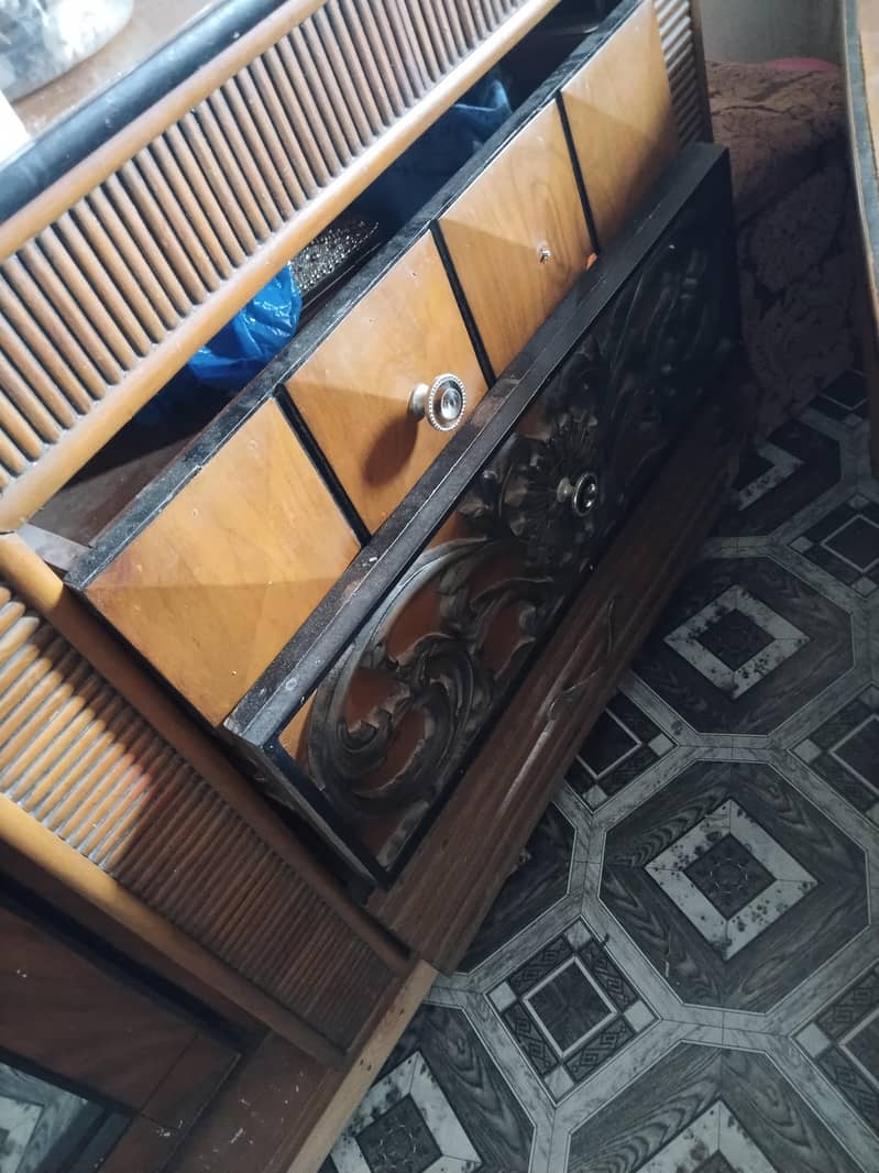 Bed,Side Tables,Dressing Table 2