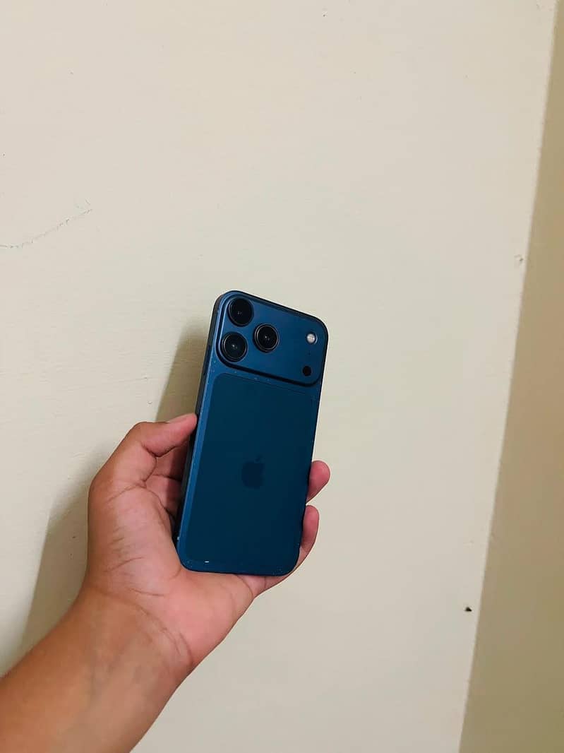 Apple iPhone XR 1