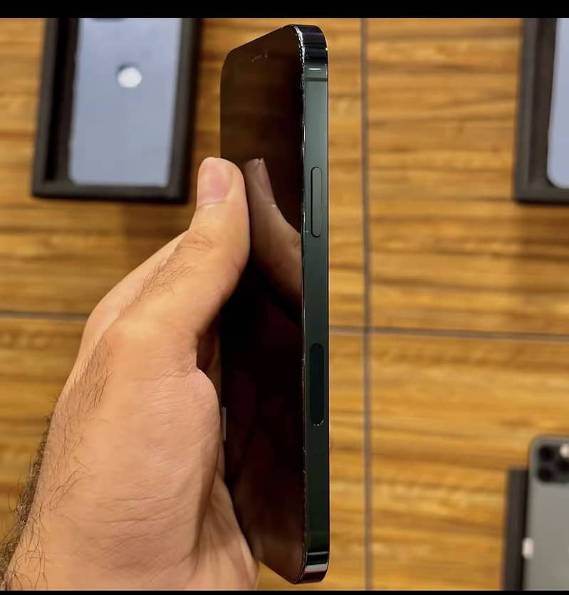 Apple iPhone 12 Pro 3