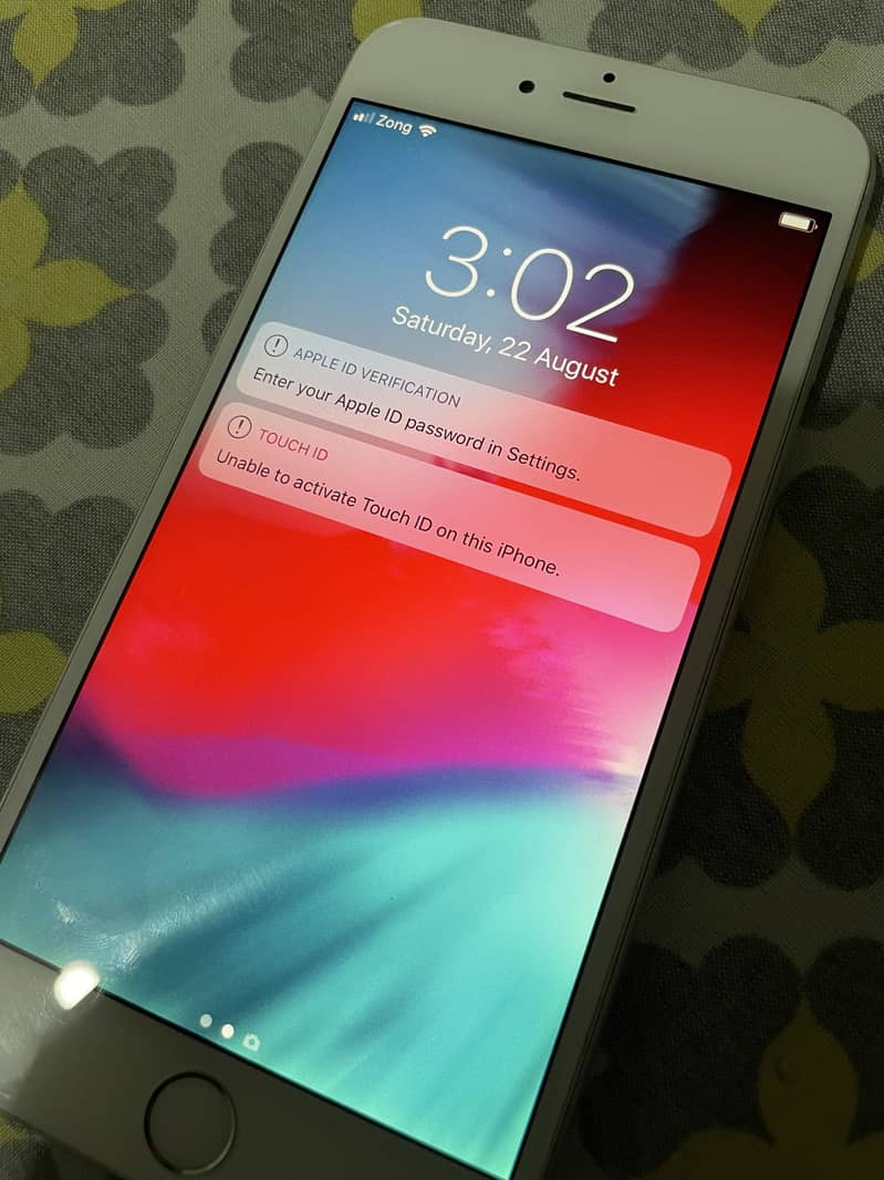 Apple iPhone 16 Plus 0