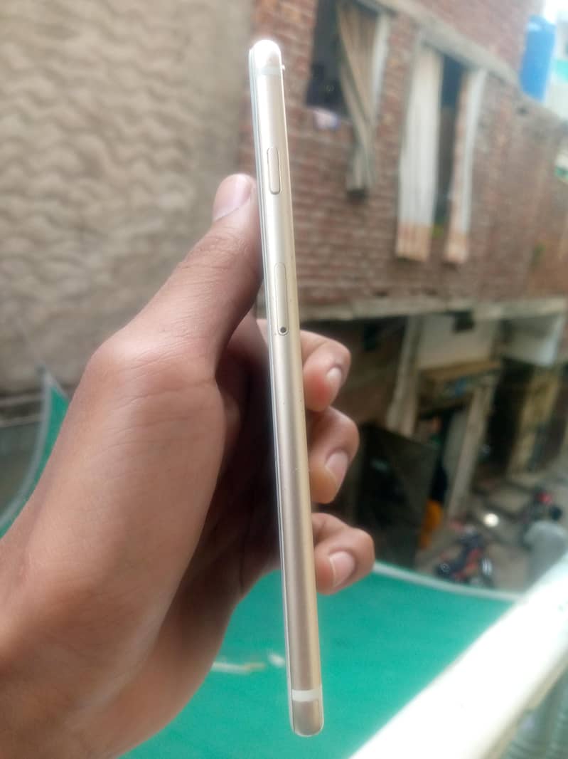 Apple iPhone 6S Plus 1