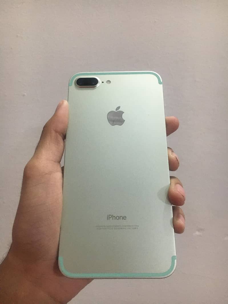 Apple iPhone 7 Plus 0
