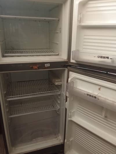 Dawlance Fridge 2 Door Available for sale