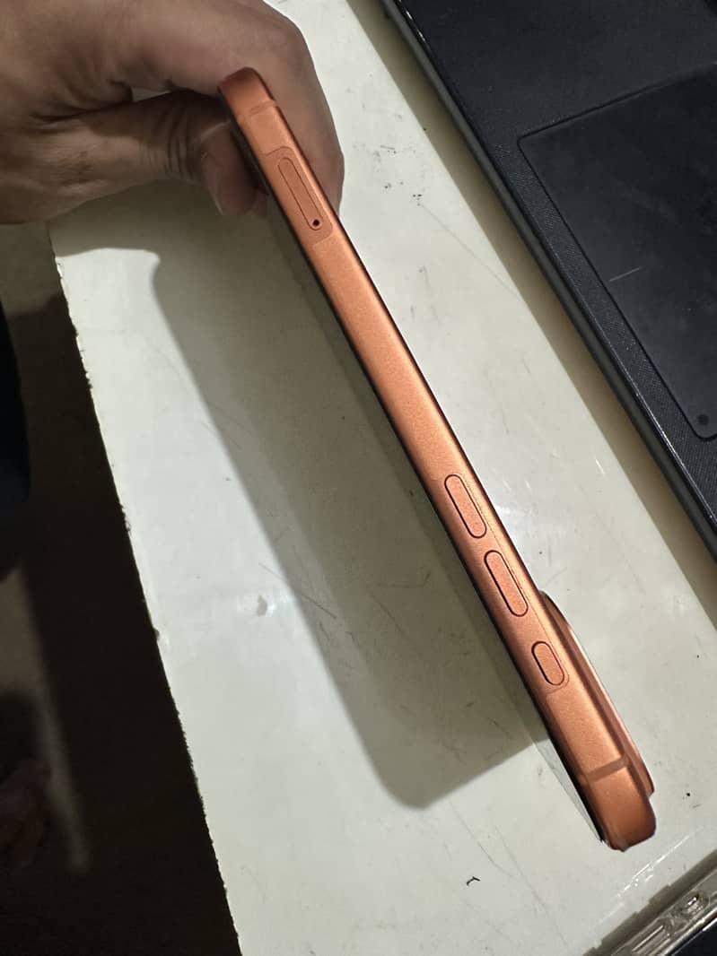Apple iPhone 17 Pro Max 4