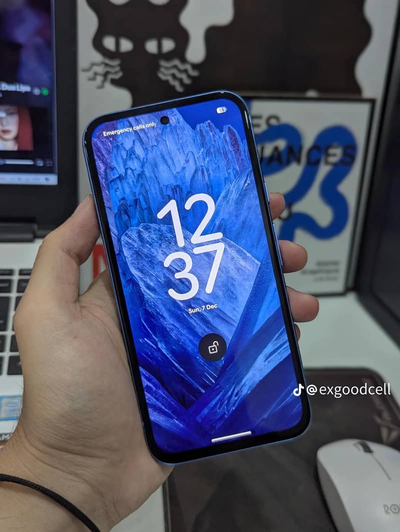 Google Pixel 8a 1
