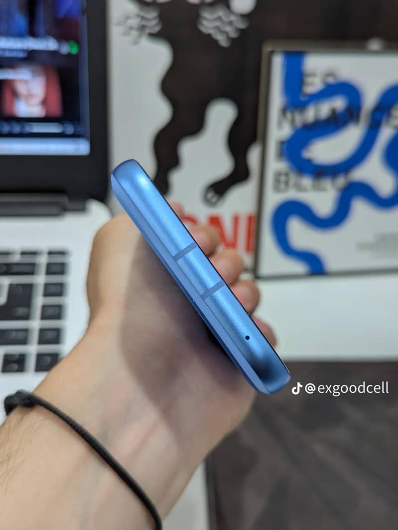 Google Pixel 8a 4