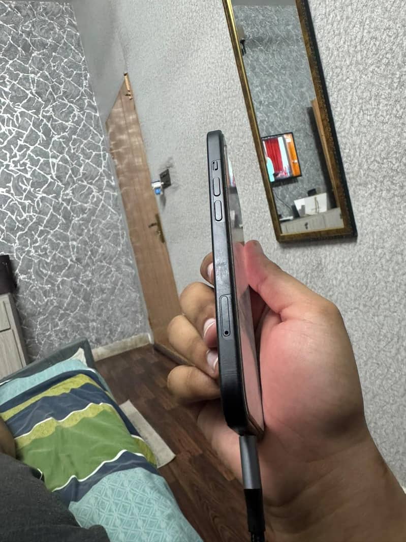 Apple iPhone 15 2