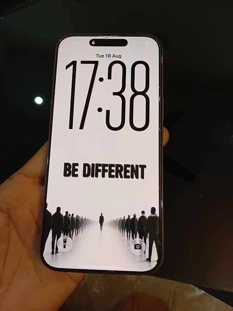Apple iPhone 16 Pro Max 1