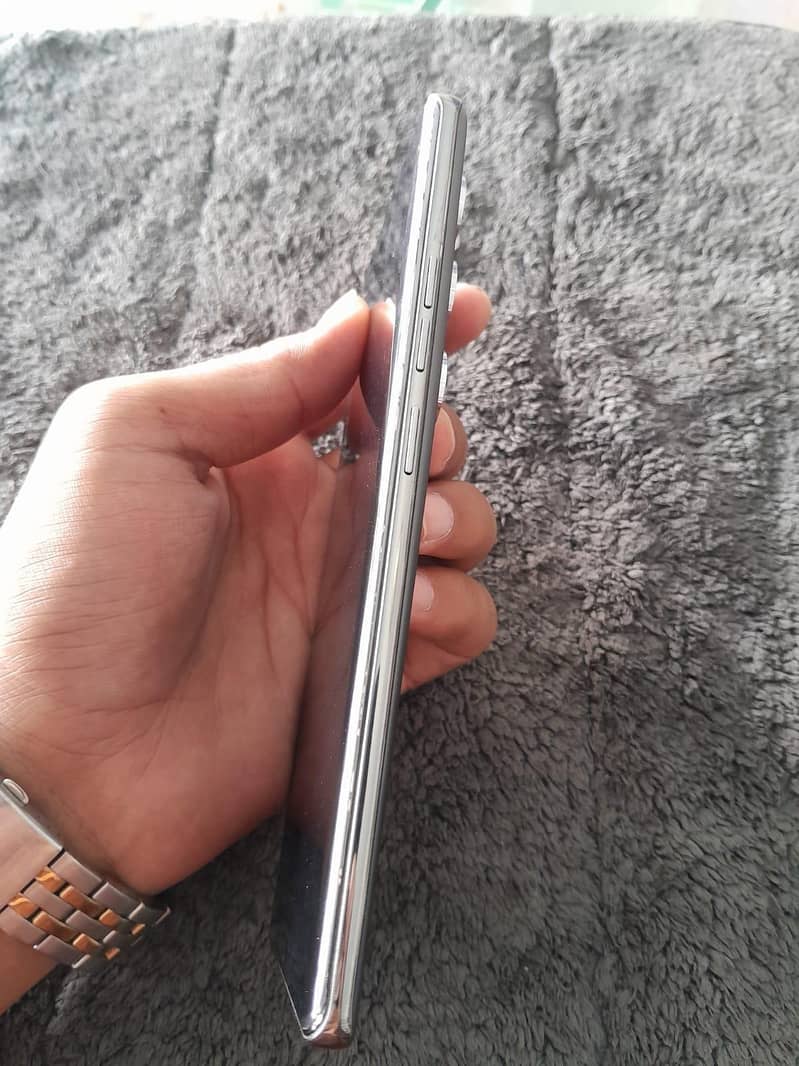 Tecno CAMON 40 Pro 4