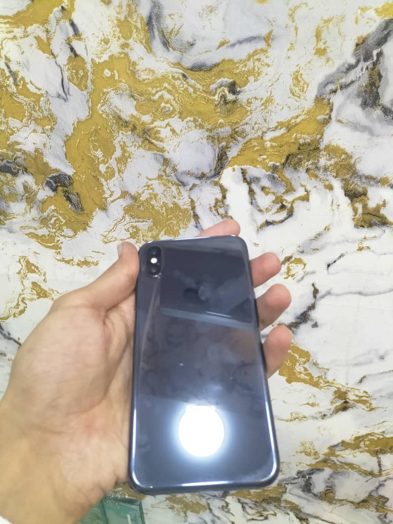Apple iPhone X 3