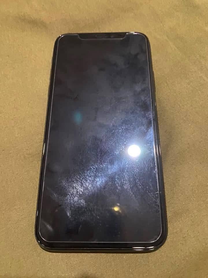 Apple iPhone X 4