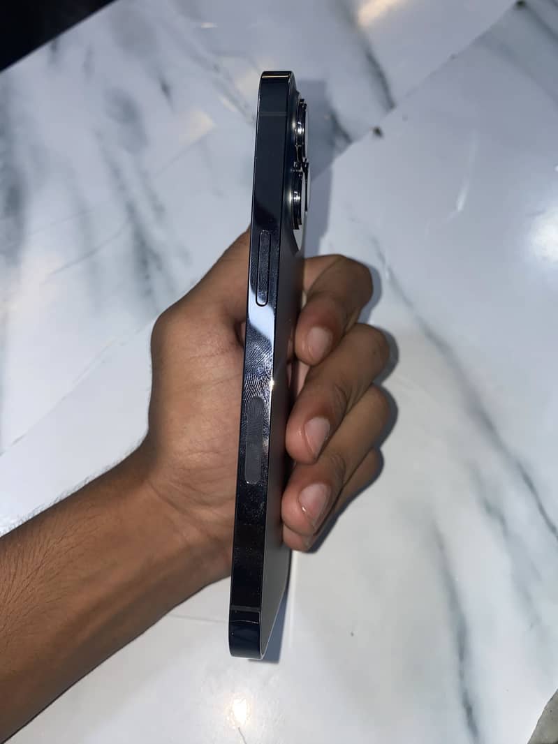 Apple iPhone 13 Pro 4