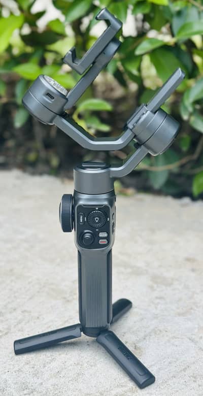 Zhiyun smooth 5